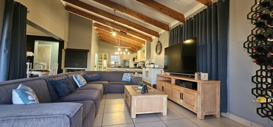 3 Bedroom Property for Sale in Sunset Estate Western Cape